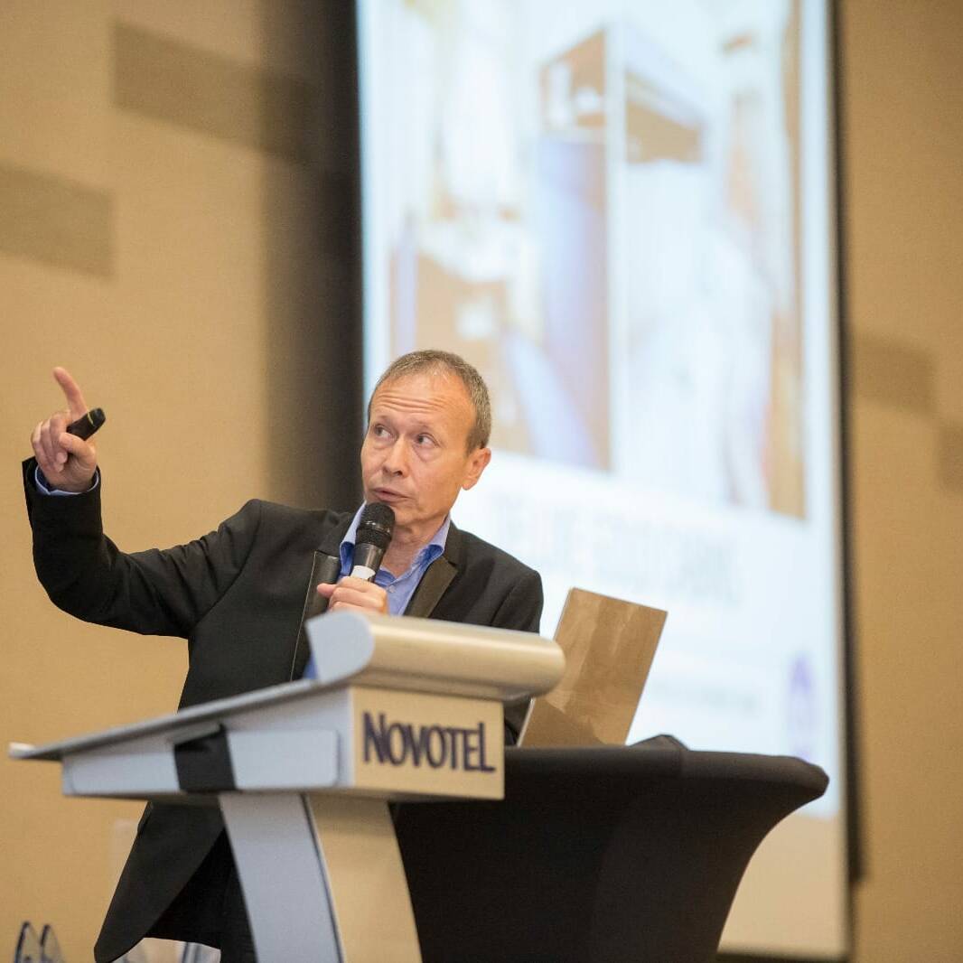 Christian Loth en conférence à Singapour