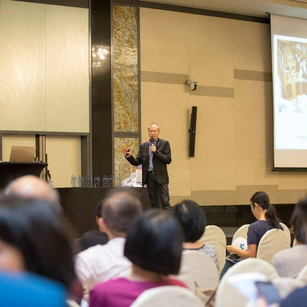 Christian Loth en conférence à Singapour